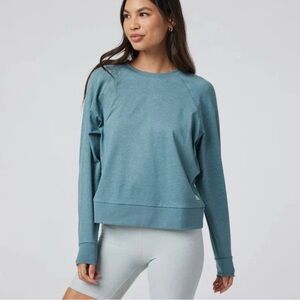 Vuori Women's Long Sleeve Halo Crew Neck Pullover Sweatshirt M Medium